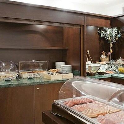 Plaka Hotel