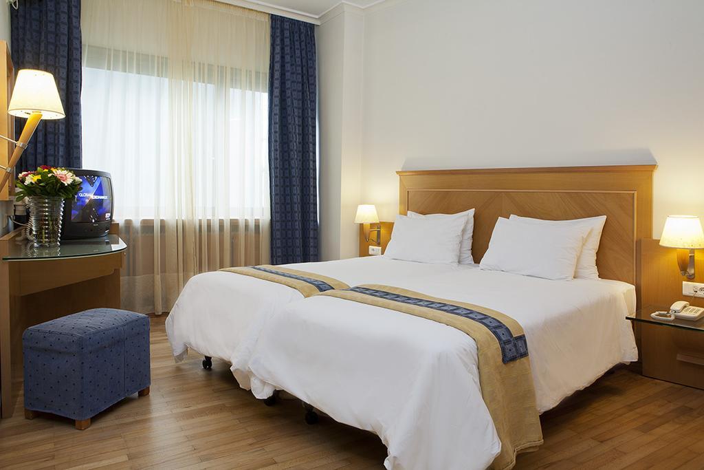 Plaka Hotel